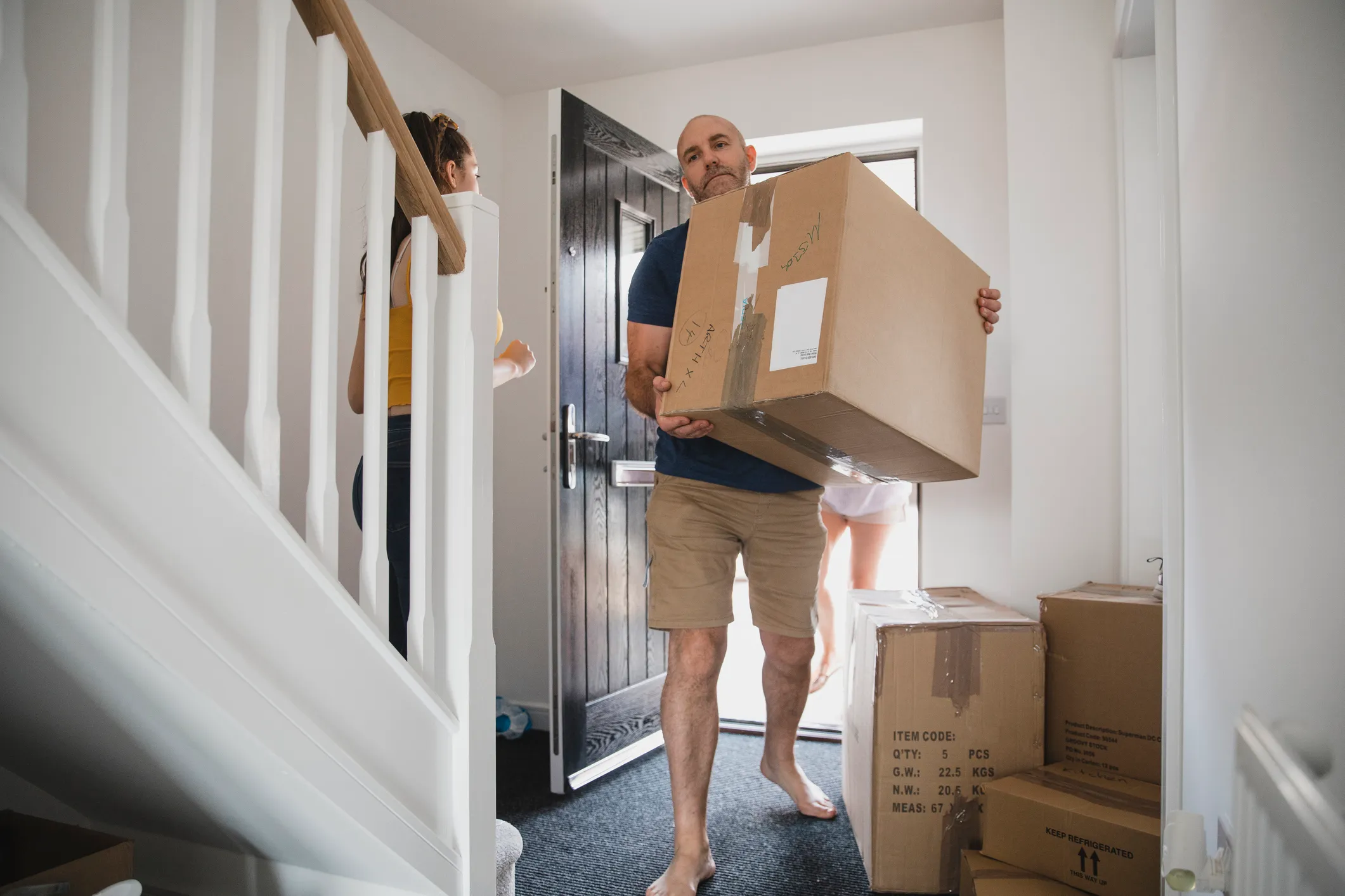 man moving in